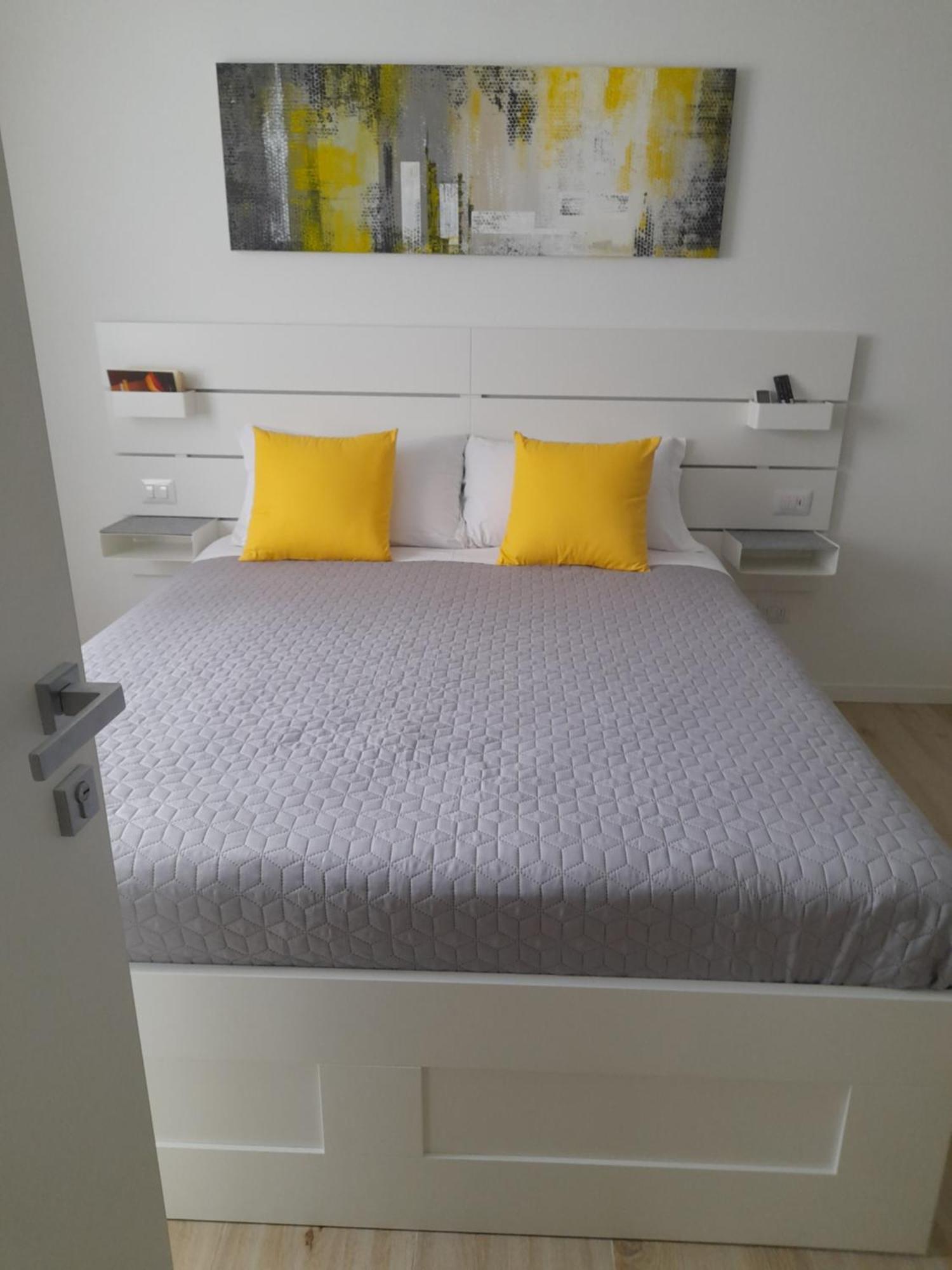 Verona Urban Apartment Bagian luar foto